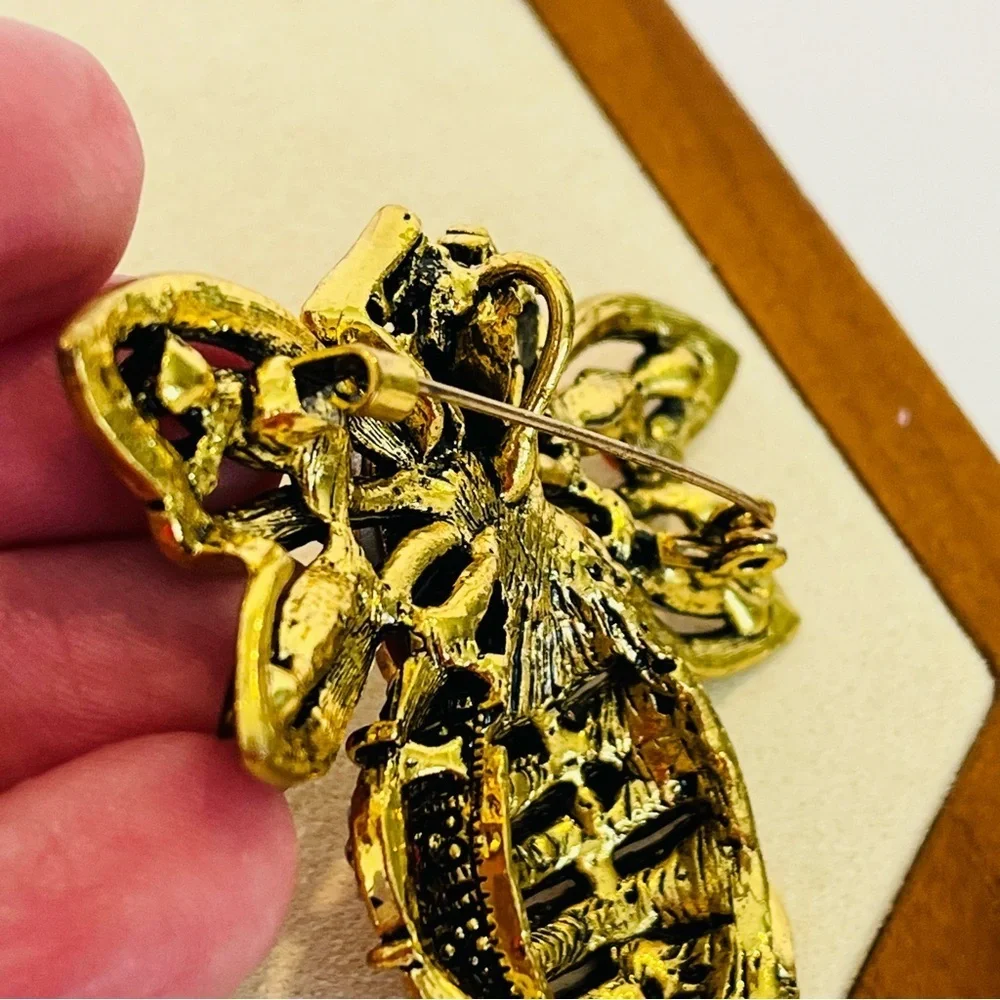 Vintage Gold Tone Orange and Pink Crystal Bee Brooch